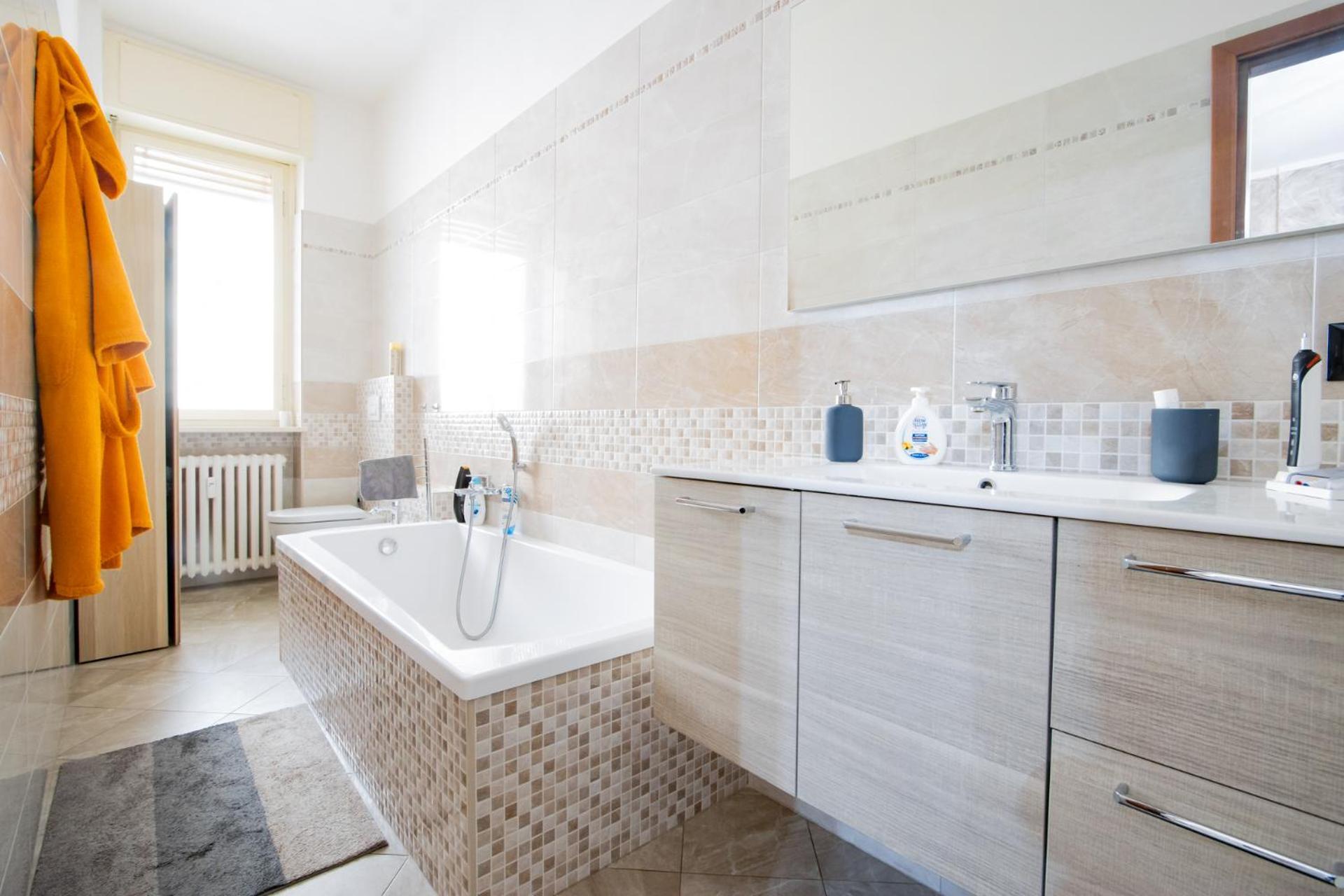 Reni House-bright Apartment+free Park Apartment *